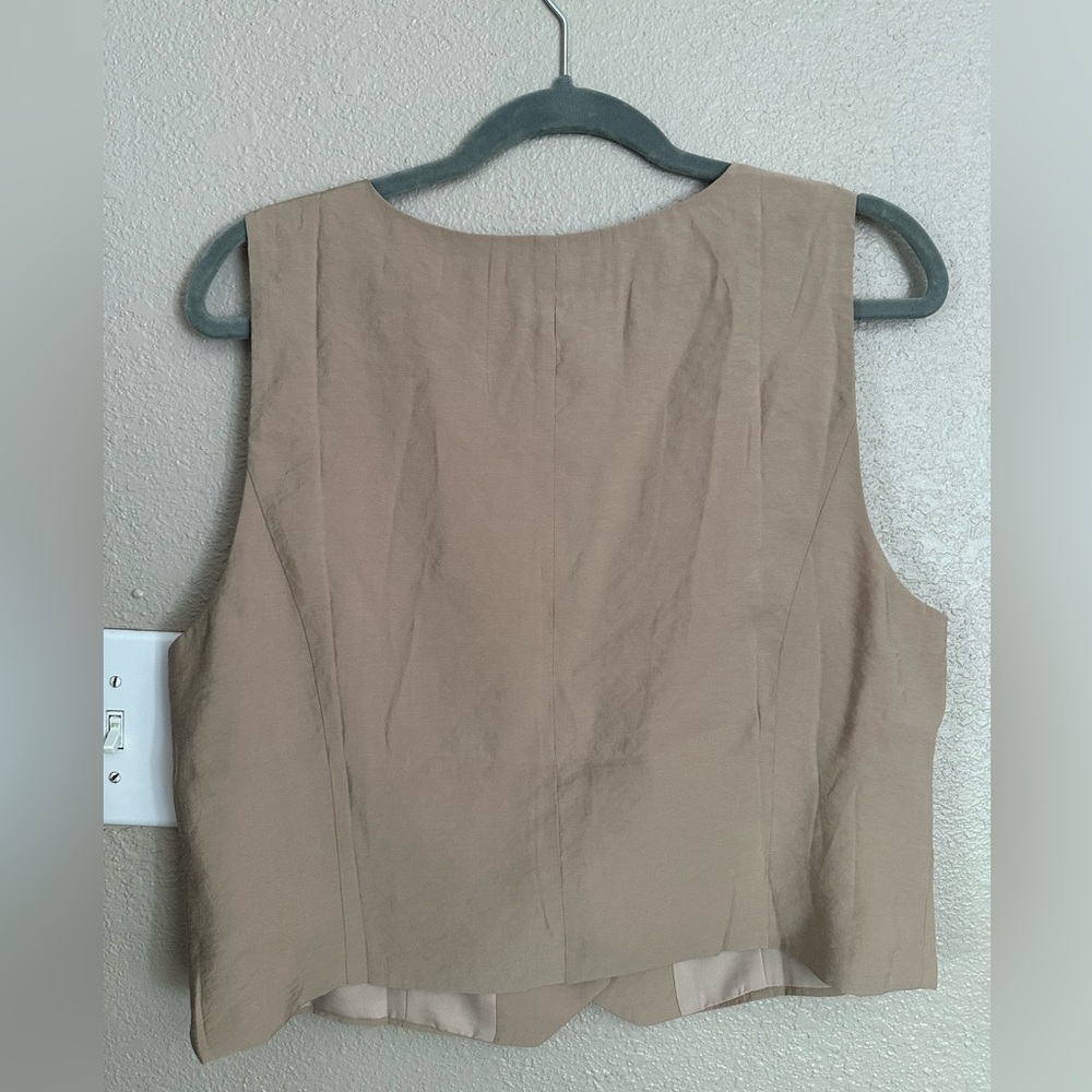 Madewell Tan Button-Down Vest Top View 6